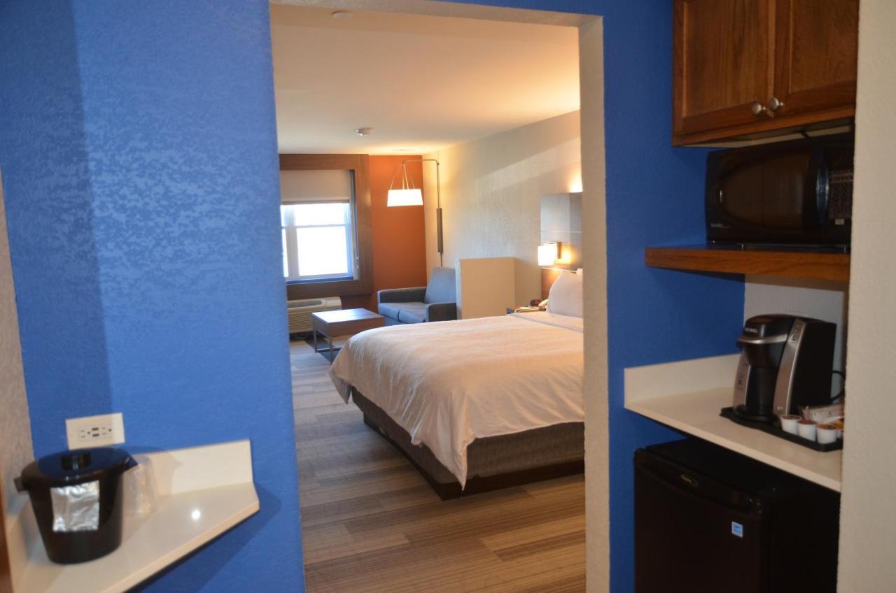 Holiday Inn Express Hotel & Suites Rochester By Ihg Esterno foto
