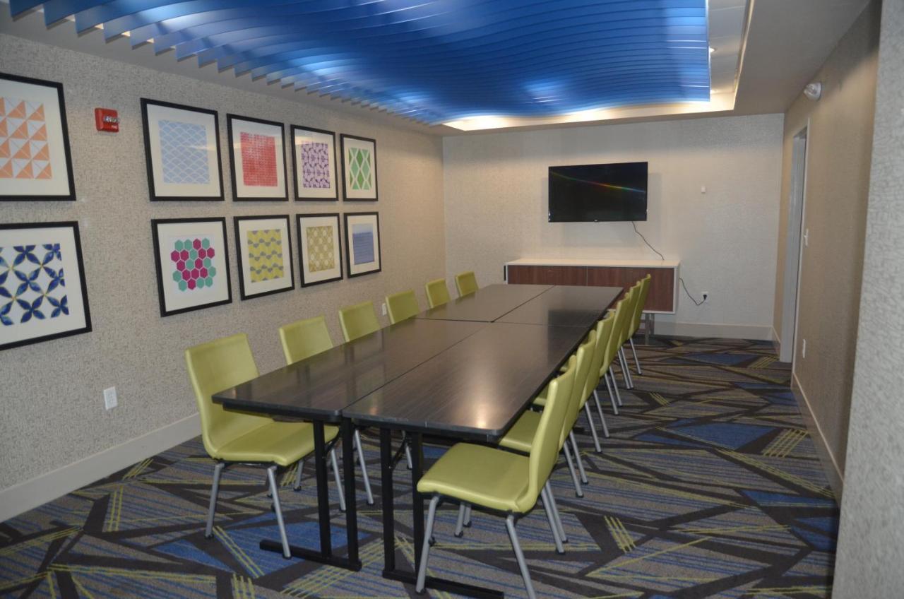 Holiday Inn Express Hotel & Suites Rochester By Ihg Esterno foto