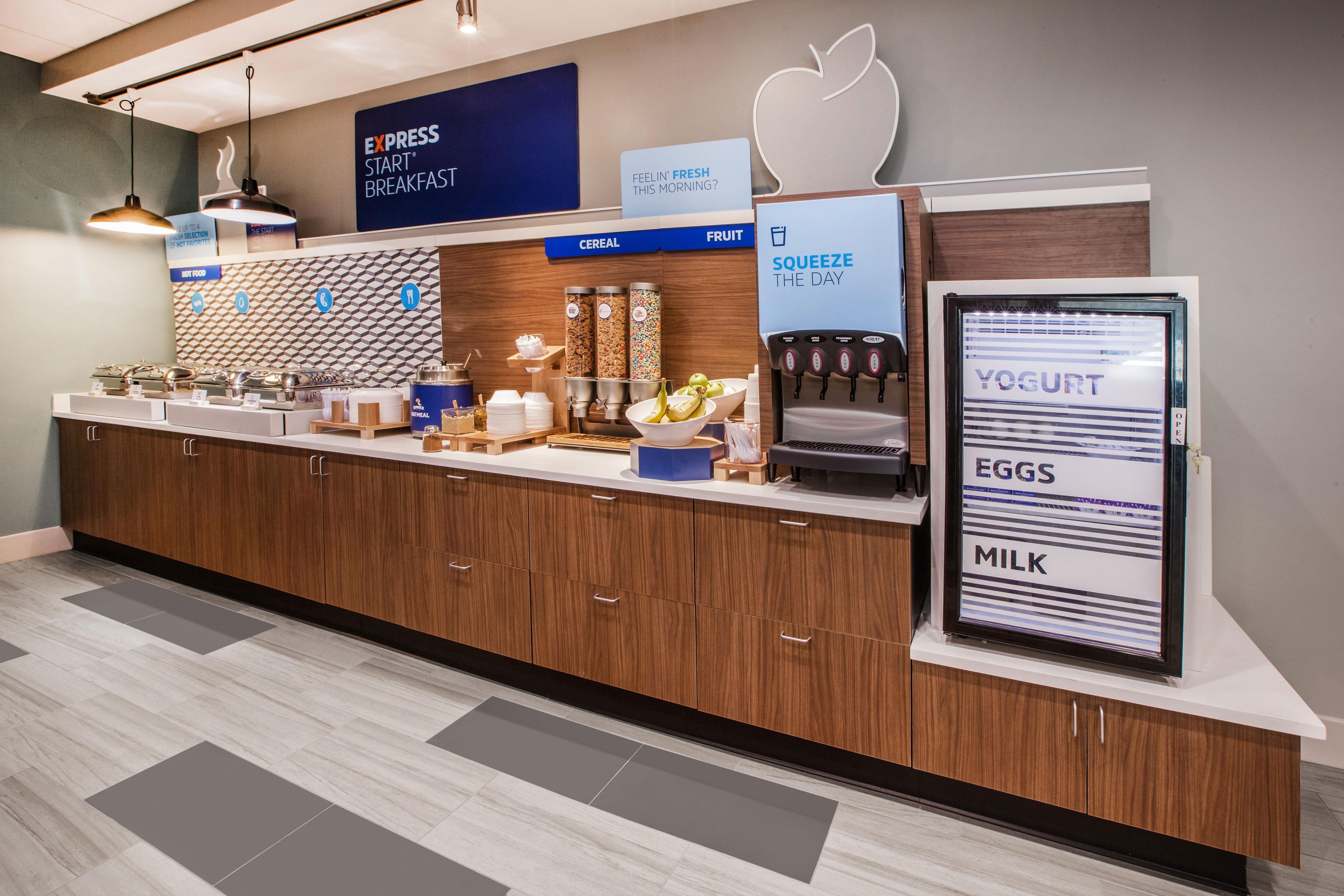 Holiday Inn Express Hotel & Suites Rochester By Ihg Esterno foto