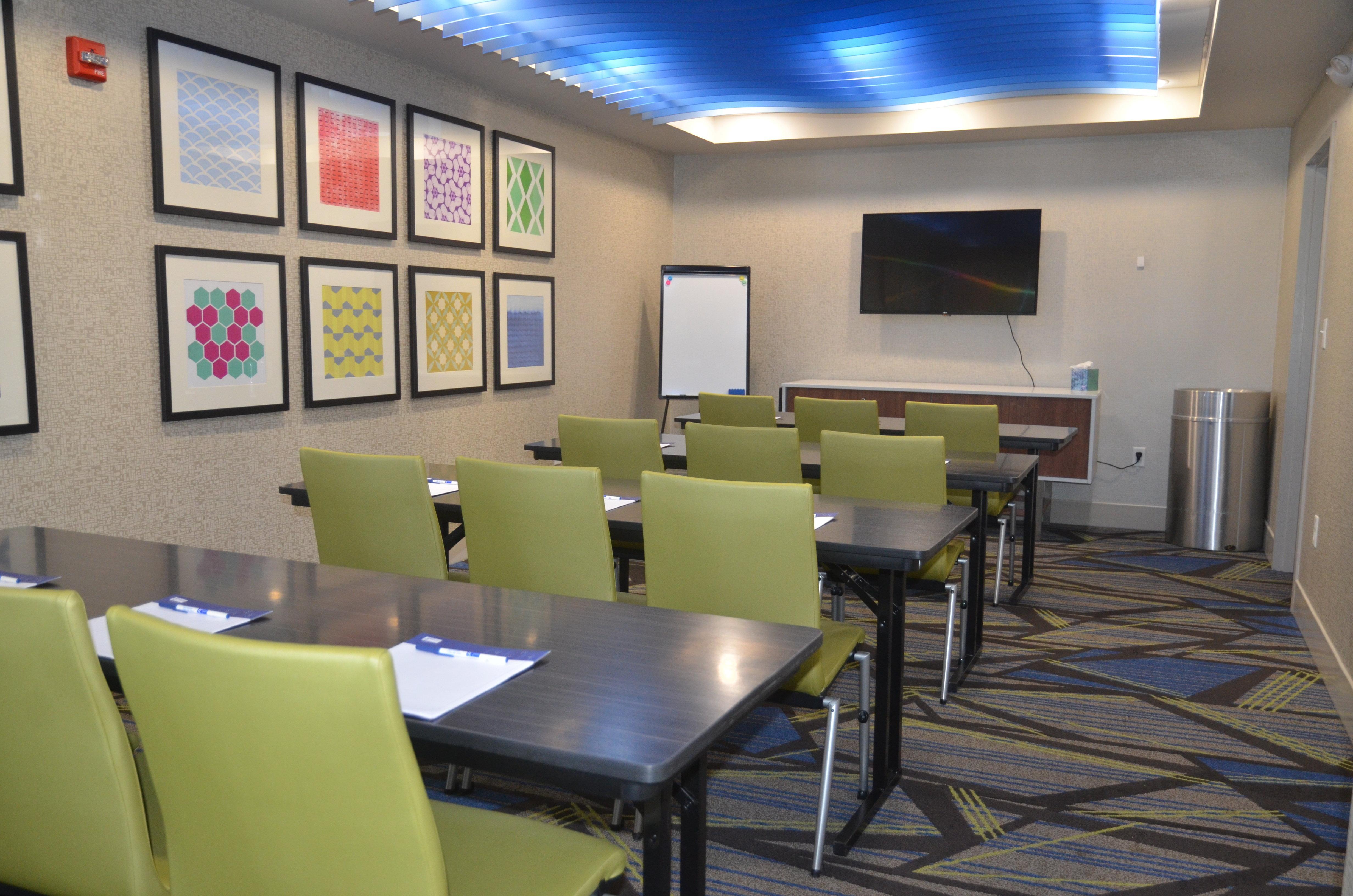 Holiday Inn Express Hotel & Suites Rochester By Ihg Esterno foto