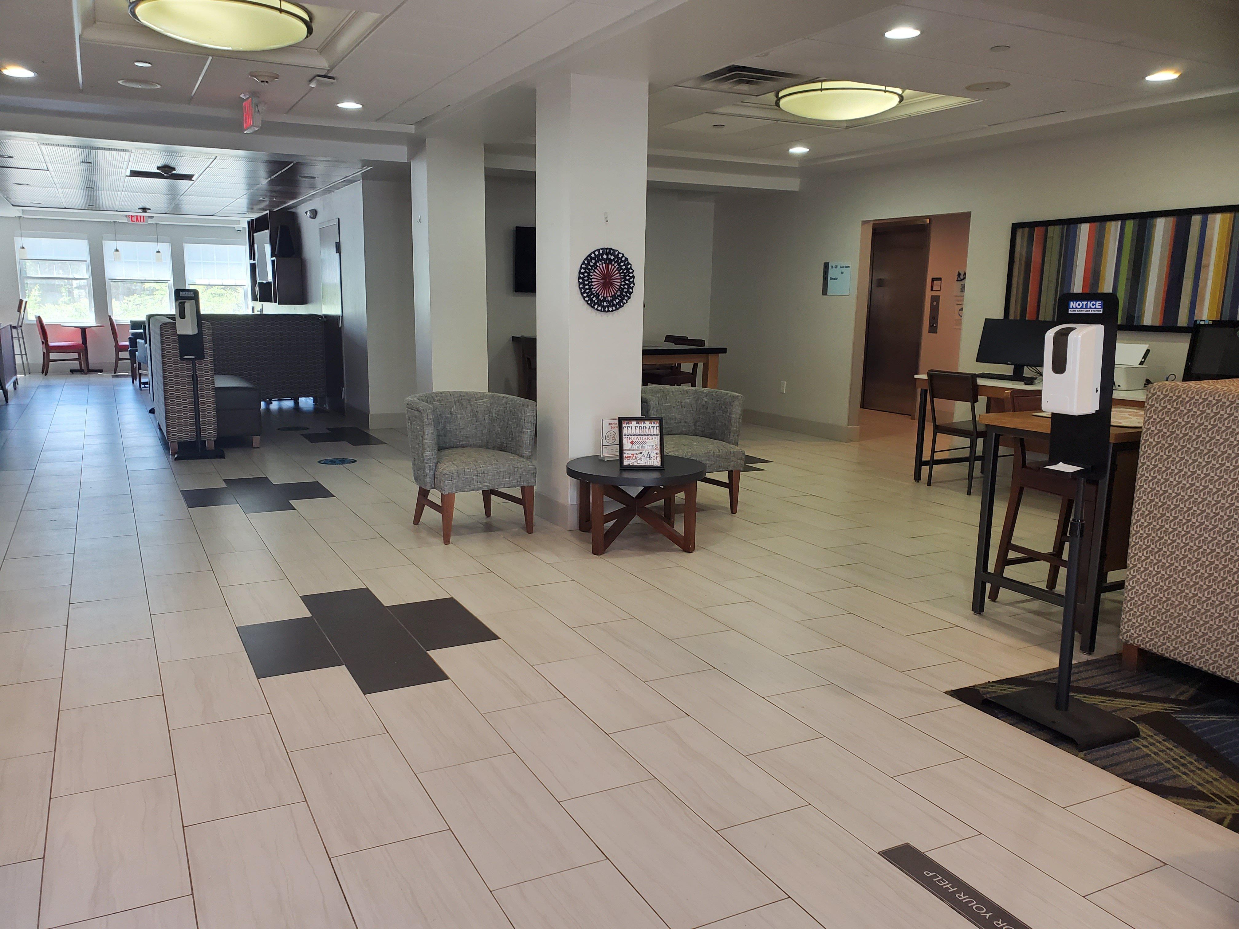 Holiday Inn Express Hotel & Suites Rochester By Ihg Esterno foto