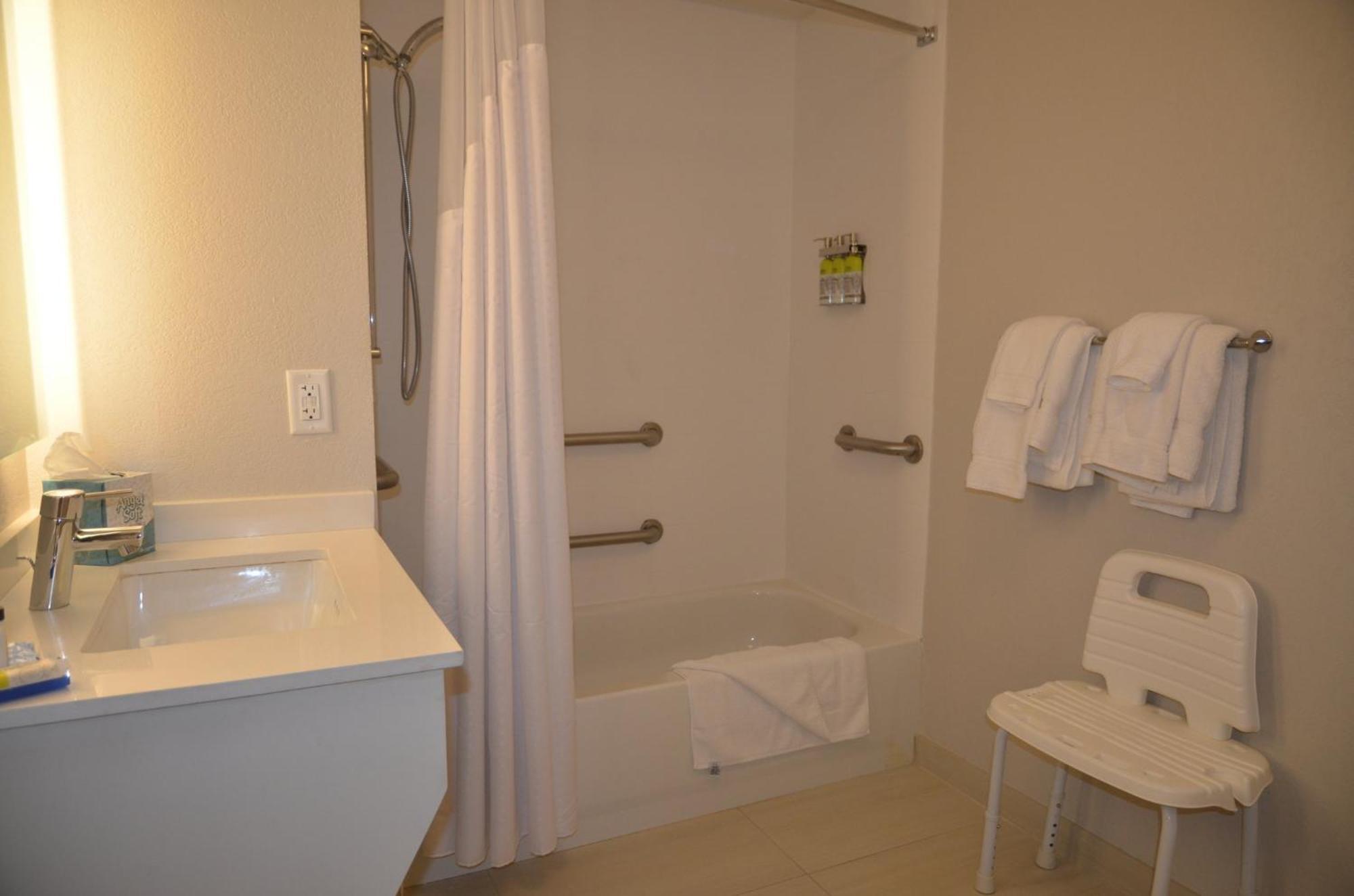 Holiday Inn Express Hotel & Suites Rochester By Ihg Esterno foto